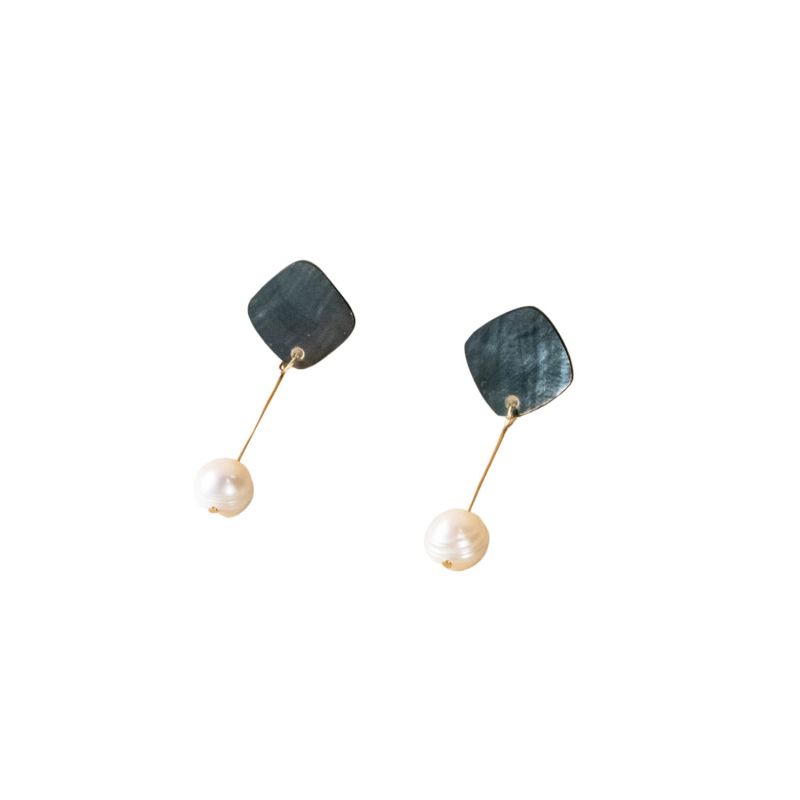Black Pearl Drop Earrings LIKH Wolf Badger