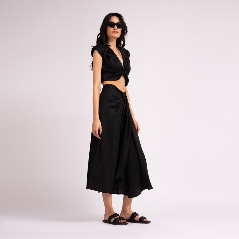 Black Set With Knotted Top And Midi Skirt | BLUZAT | Wolf & Badger