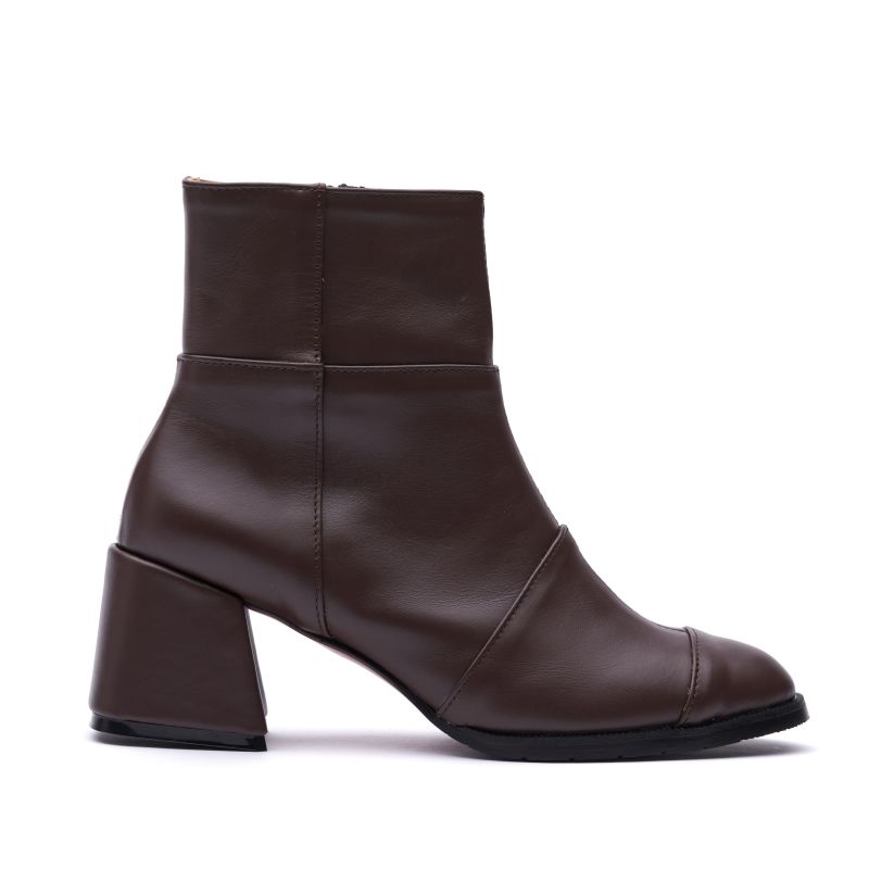 "Brown Heeled Boots" image