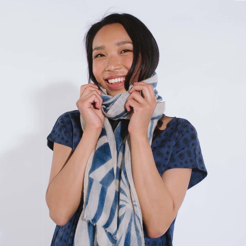 Luxurious Cashmere Wrap Shawl In Blossom Indigo Screen Print image