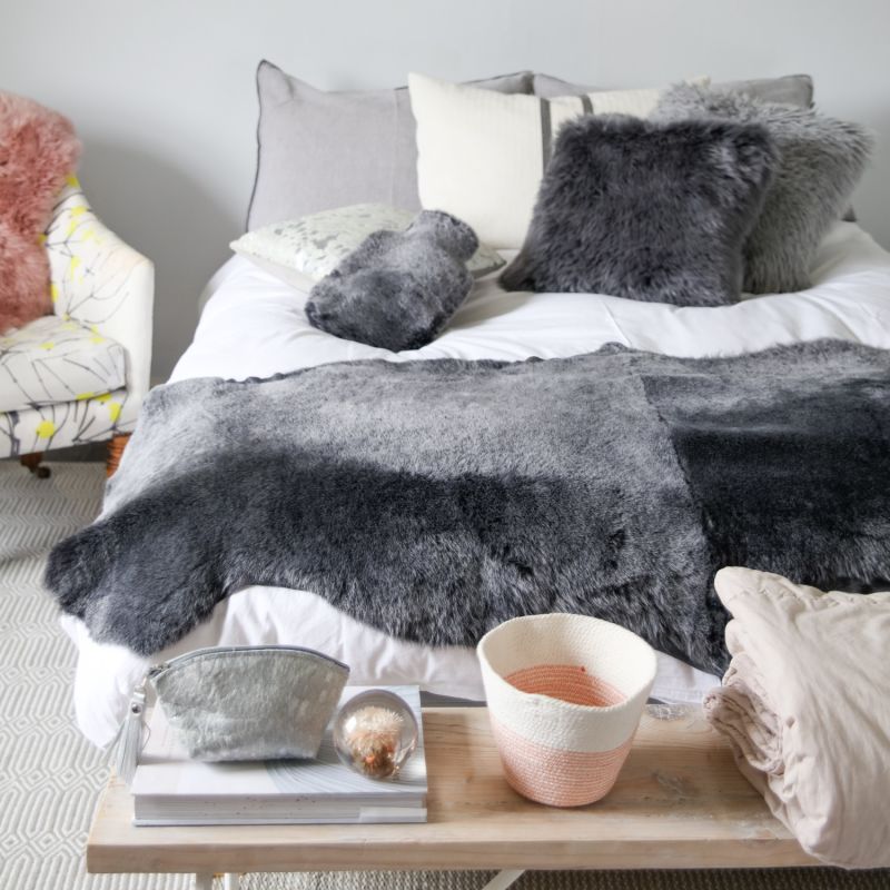 Double Sheepskin Bed Throw Graphito Grey image