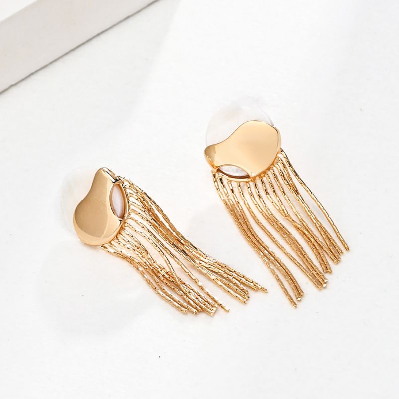 Chic Shell With Gold Tassel Earrings image