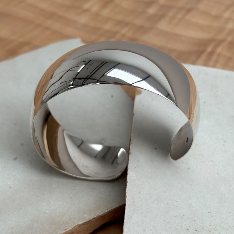 Chubby Curve Bangle image