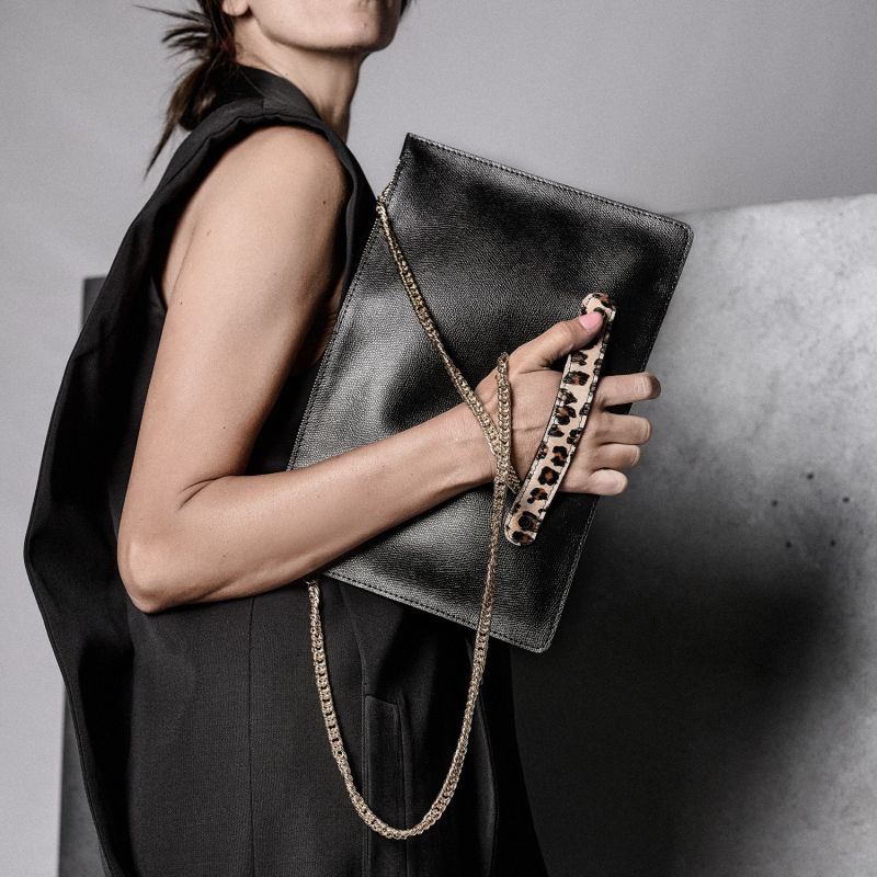 Classic Crossbody Leather Clutch With Chain Handle-Black image