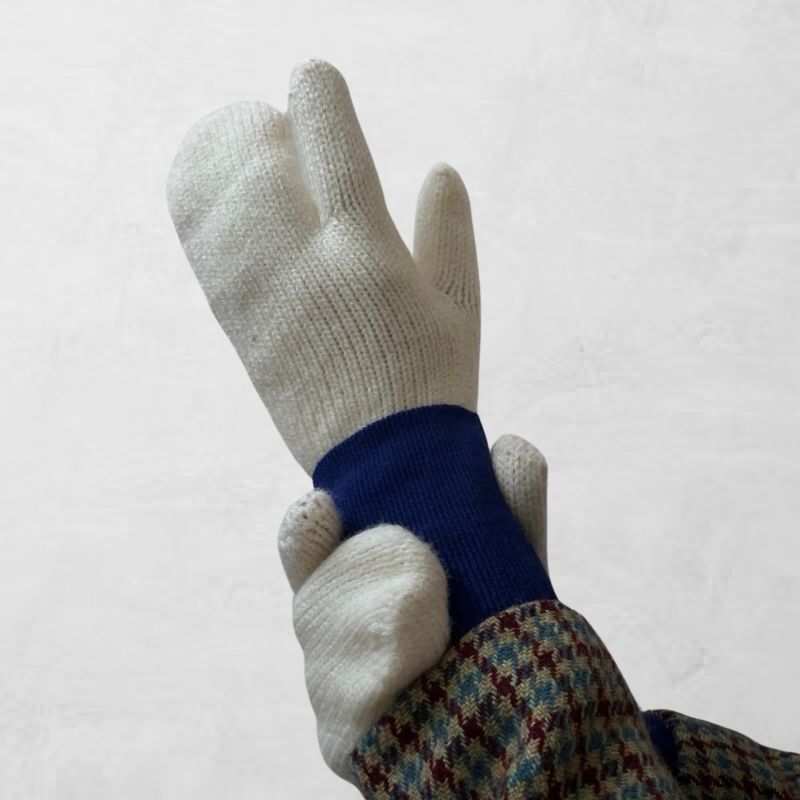 Cream wool gloves hotsell