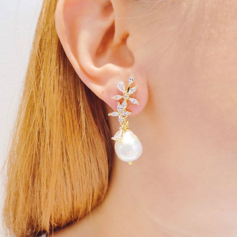 Crystal Flower Chain Pearl Earrings image