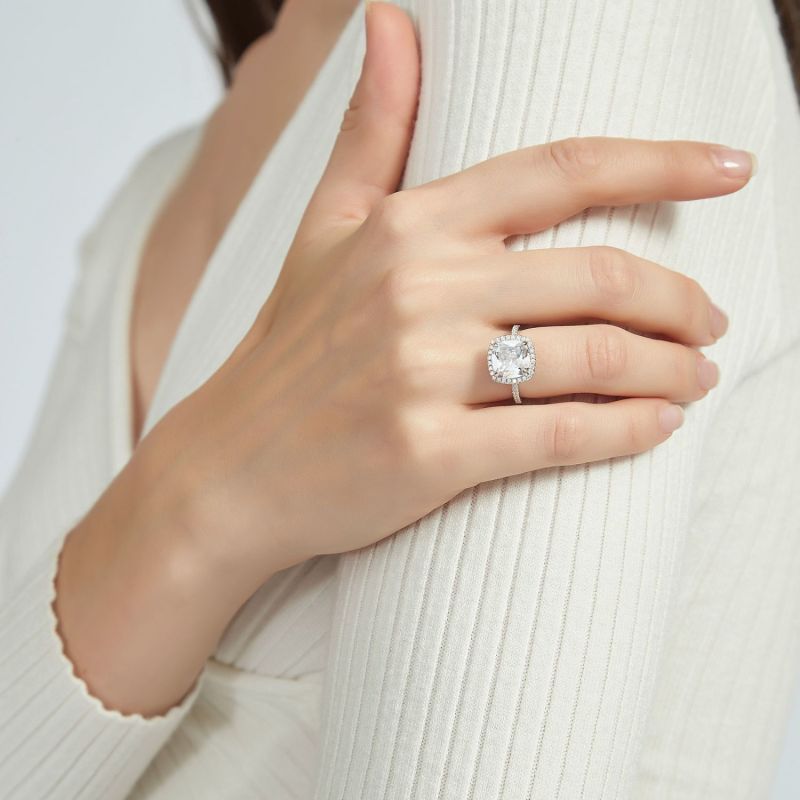 Cushion Cut Halo Pavè Ring image