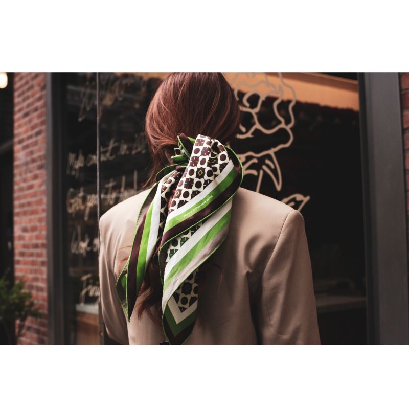 Double Sided Silk Scarf Of Polka Dot Bloom - Brown image