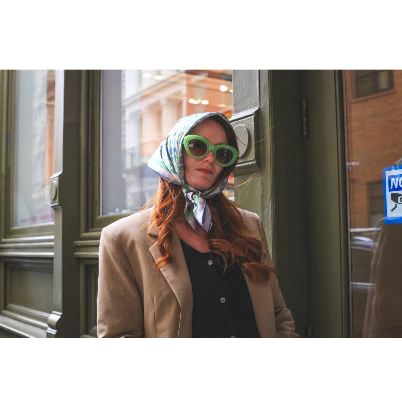 Double Sided Silk Scarf Of Polka Dot Bloom - Green image