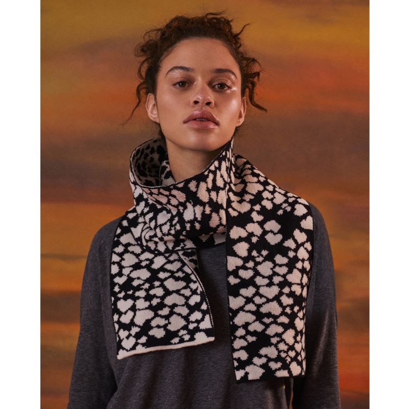 Hearts Wool & Cashmere Scarf Black image