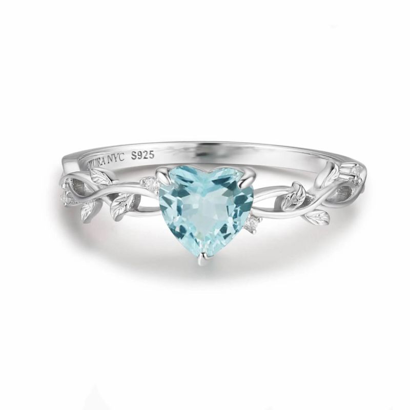 Everlasting Sky Blue Topaz Ring White Gold Vermeil© image