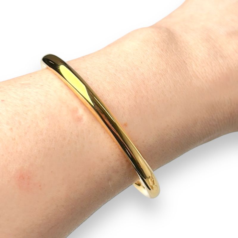 Fallon Classic Bangle In Yellow Gold image