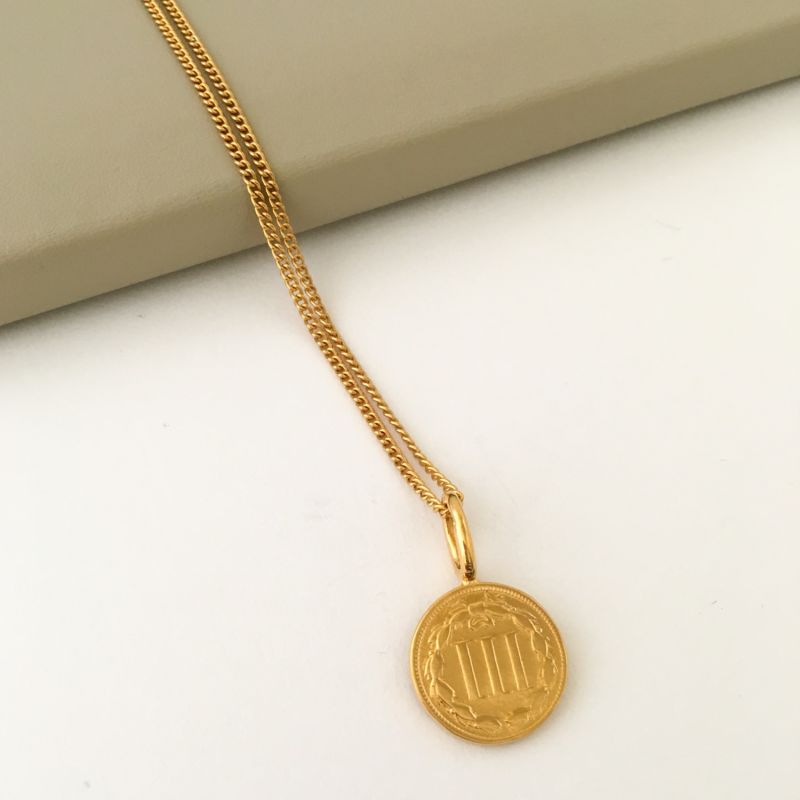 American Coin Necklace In Yellow Gold Plate image