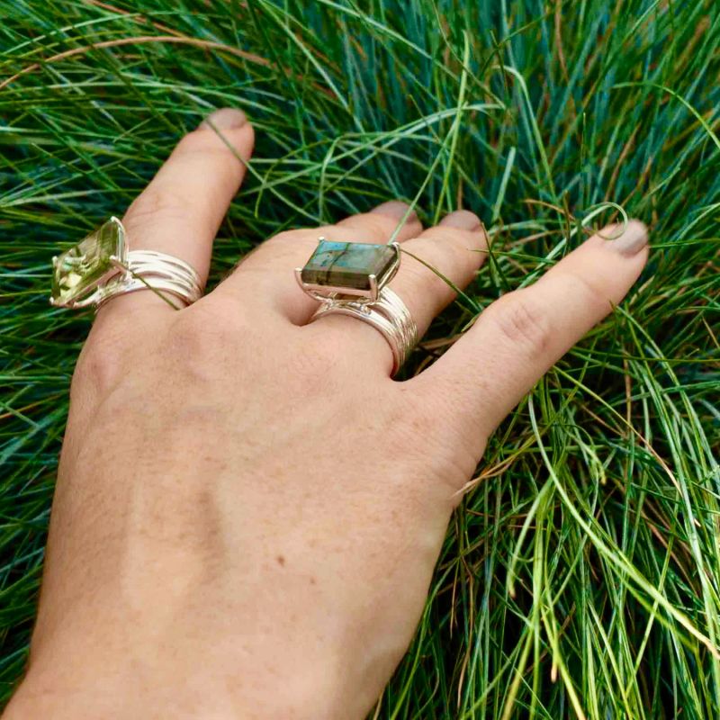 Sterling Silver Cocktail Ring Labradorite Gemstone Pietra image