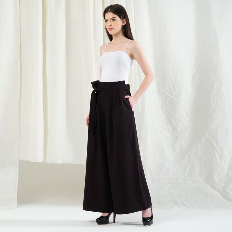 Caspian Extreme Wide Leg Trouser In Black Stone image