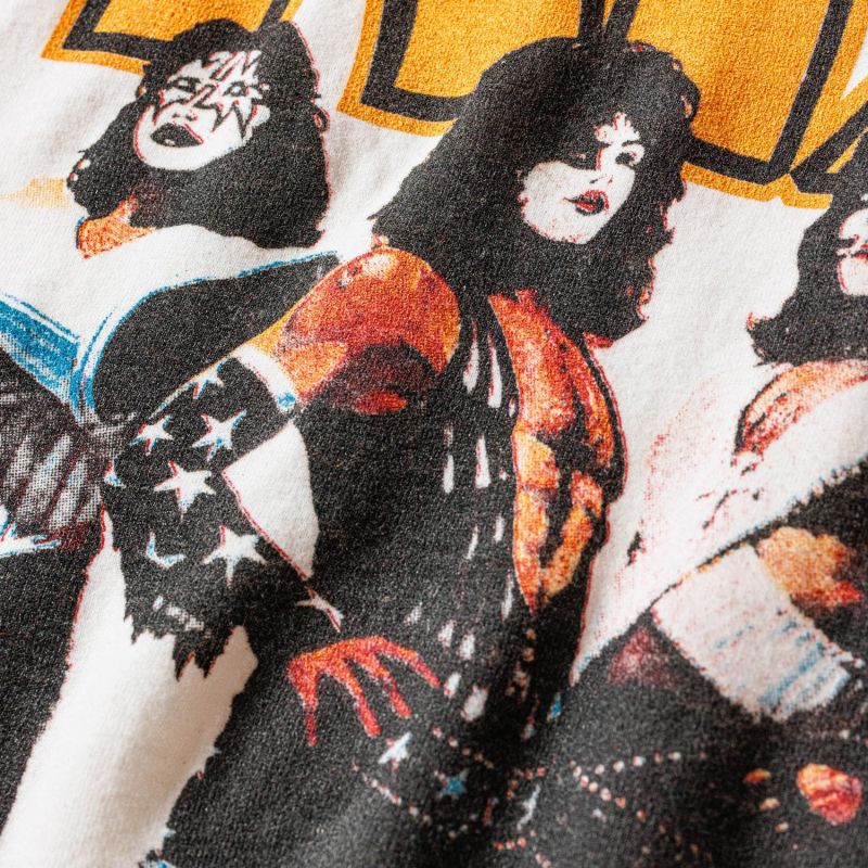 Kiss | Love Gun 77 | Vintage Band T-Shirt | Blonde image