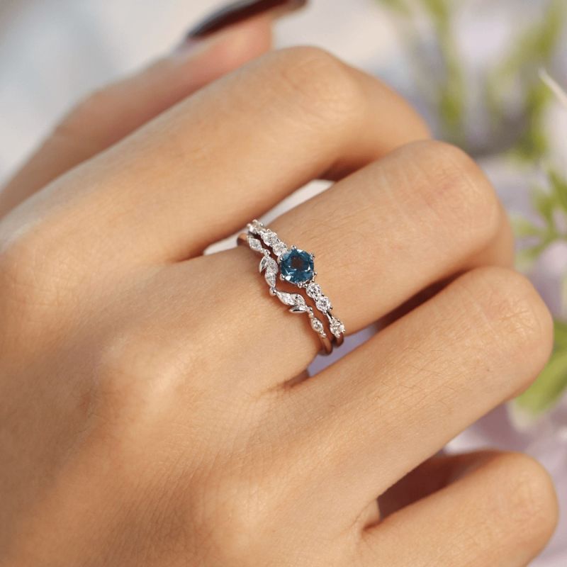 The Center Of The Universe Blue Topaz Ring White Gold Vermeil image