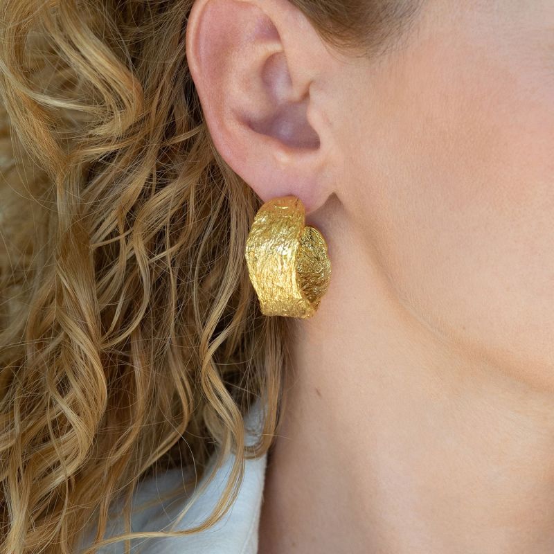 Archaic Chunky Hoop Earrings Gold image