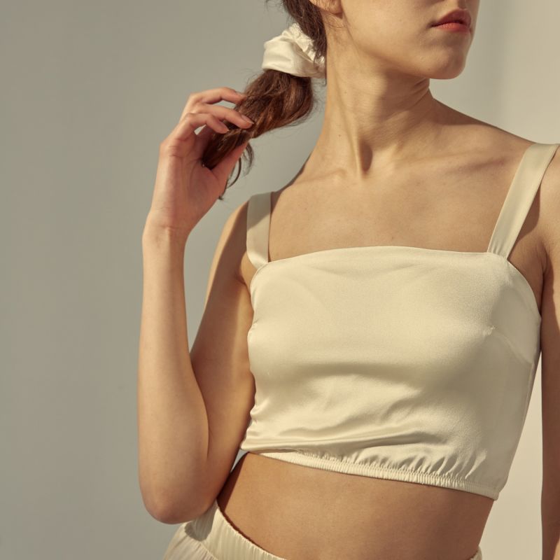 Crop top without bra hot sale