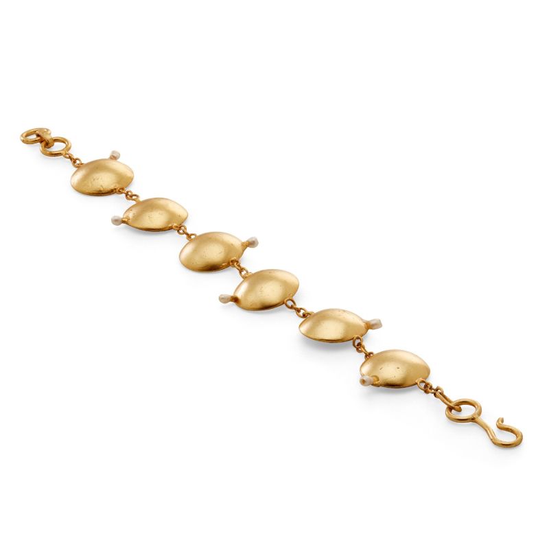 Gold Vitr Bracelet With Freshwater Pearls image