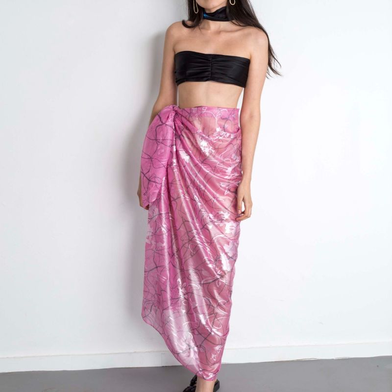 Silk Sarong in Pink & Silver image