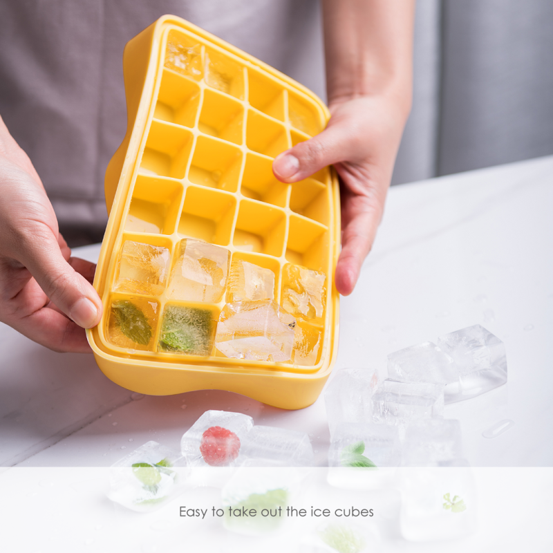 Single Layer Silicone Ice Cube Tray With Lid, Set Of Two - Green, HuBee