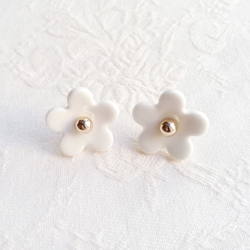 Everyday Porcelain Daisy Stud Earrings image