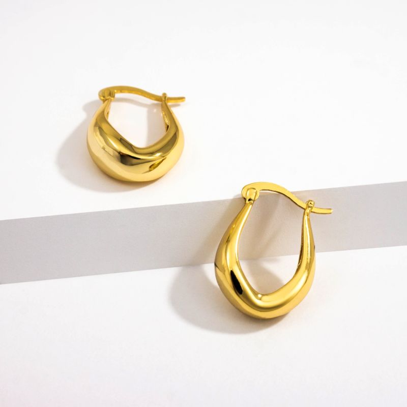 Bold Oval Gold Hoop Earrings image