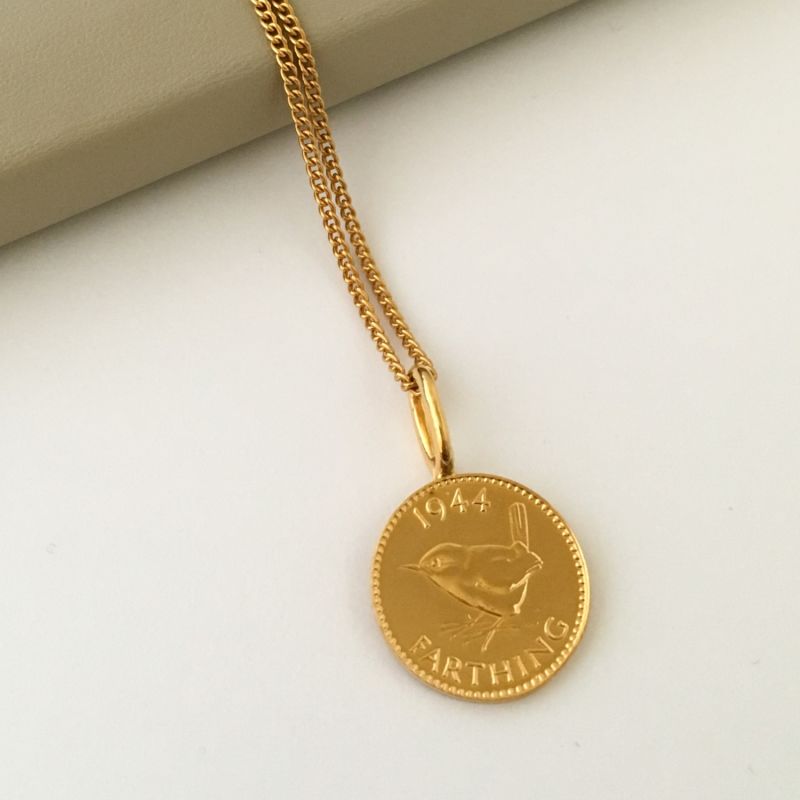 English Farthing Coin & Chain In Yellow Gold Plate image