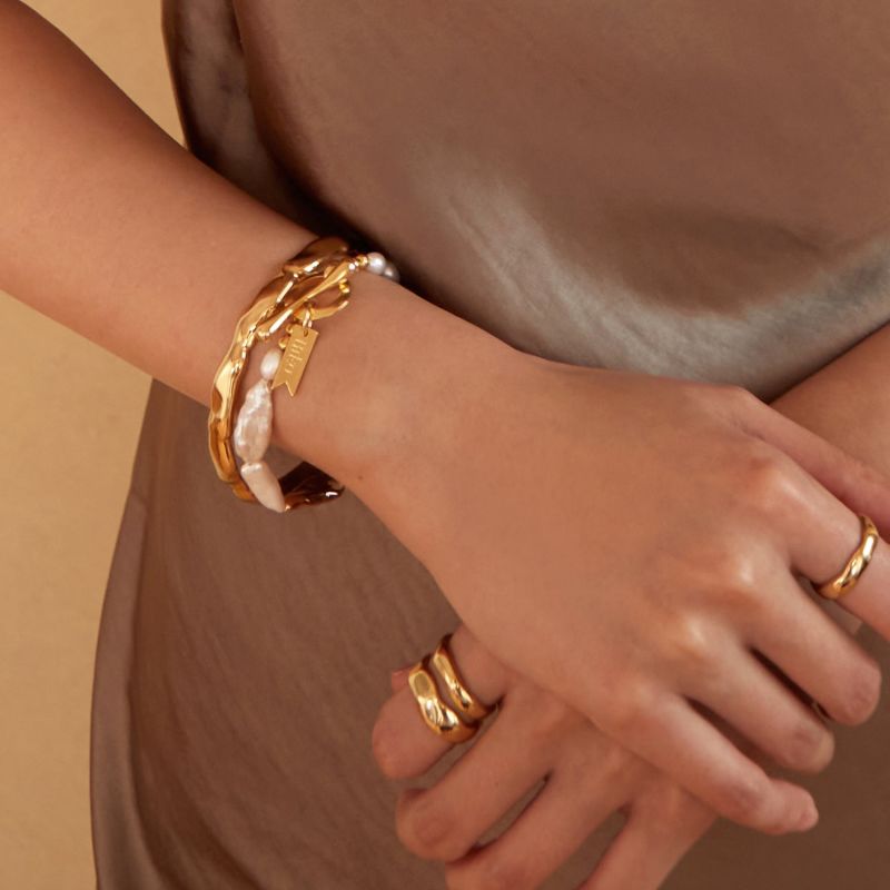 Wavi Bangle Gold image