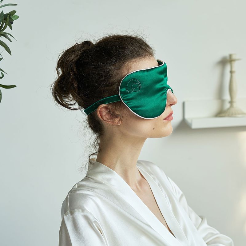 Silk Eyeshade For Sleeping - Green image