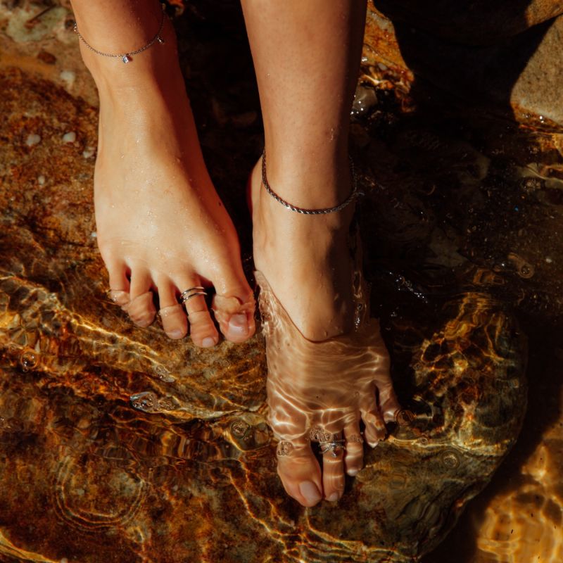 Silver Twisted Chain Anklet With Pearl image