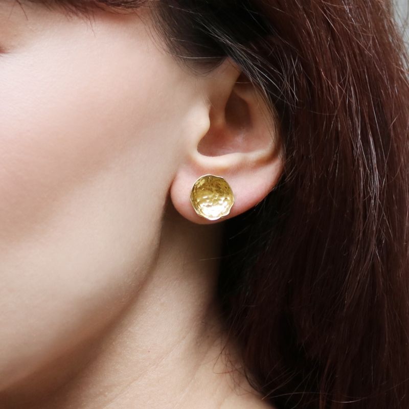 18Ct Gold Stud Earrings image