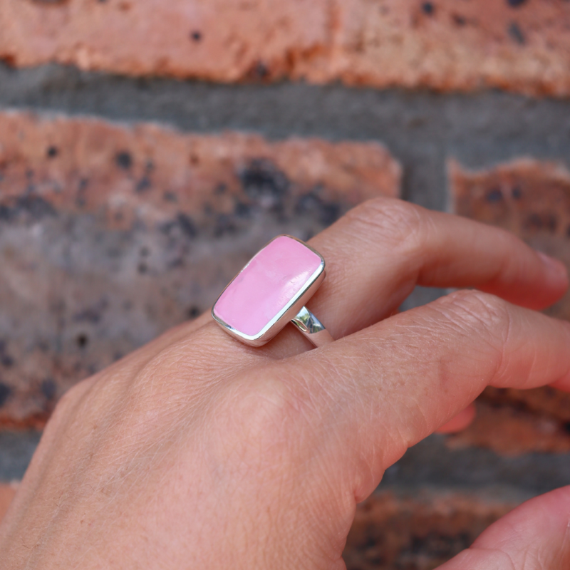 La Stèle Rose Quartz Rectangle Ring image