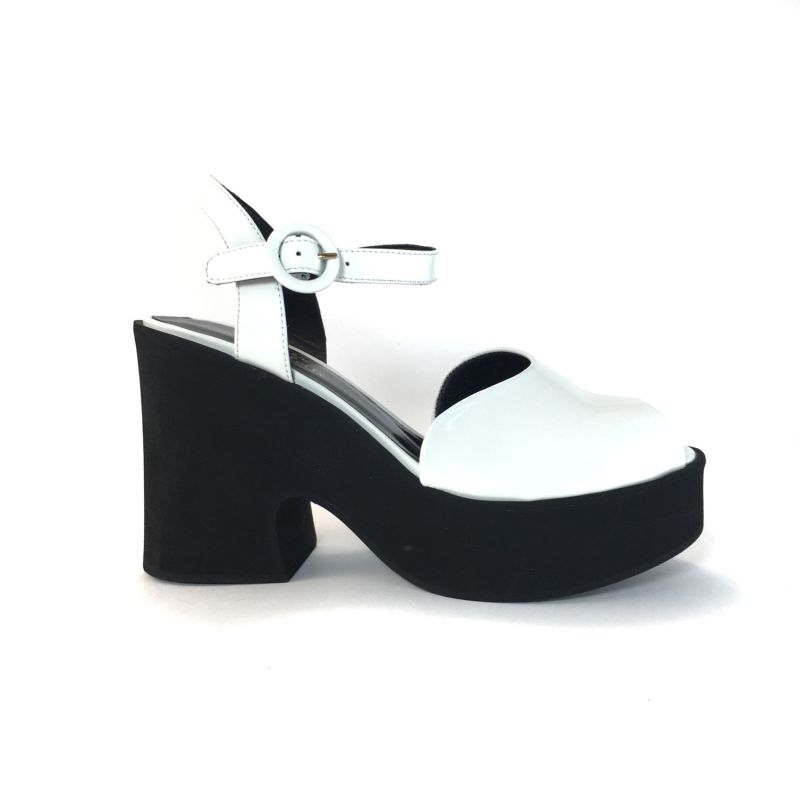 Dianaross White Wedges image