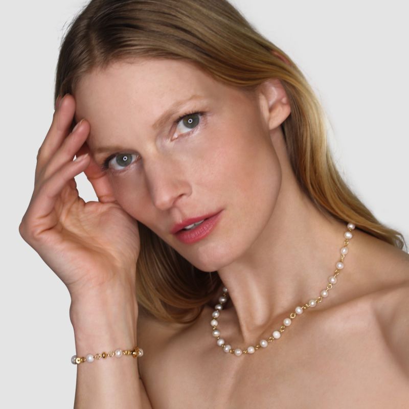 Linked Gold Pearl Necklace image