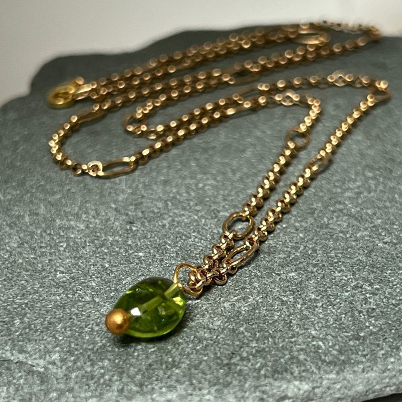 Long Ovala Chain With Peridot Semi Precious Stone image