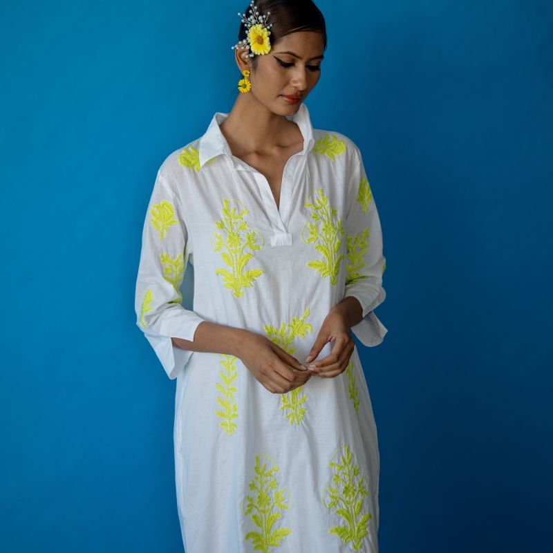 Long Tourist Dress White With Lime Embroidery Cotton White image