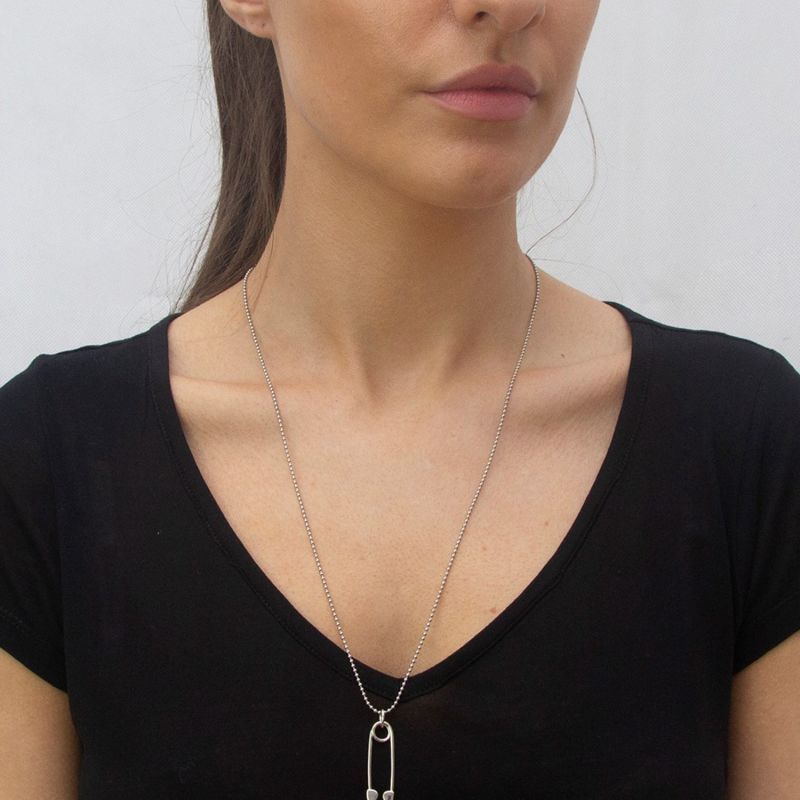 Medium Safety Pin Necklace Silver image