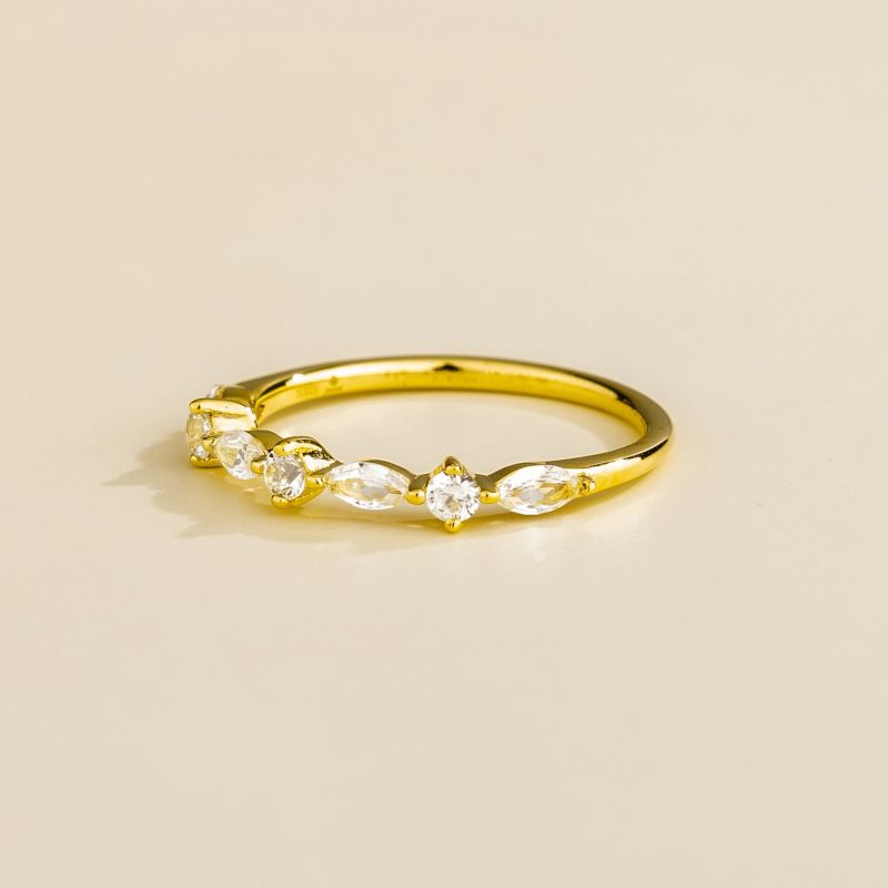 Markiz Gold Ring In White Sapphire & Diamond image