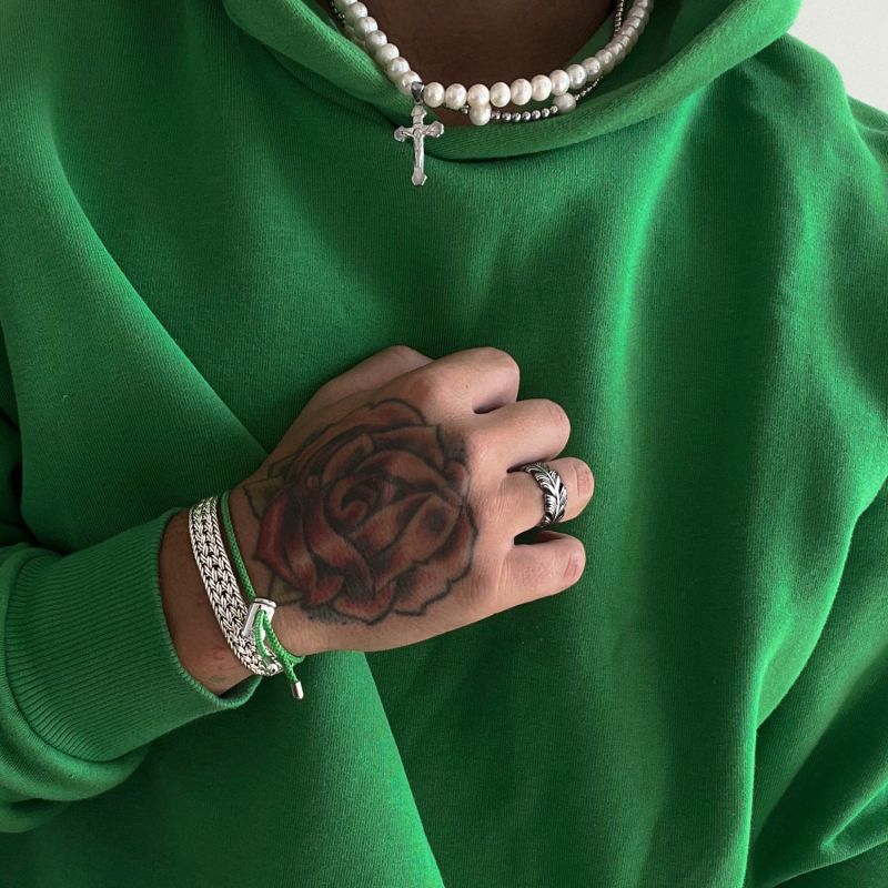 Green string bracelet 2025