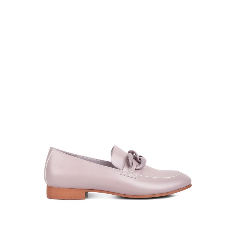 Merva Chunky Chain Leather Loafers In Lilac image