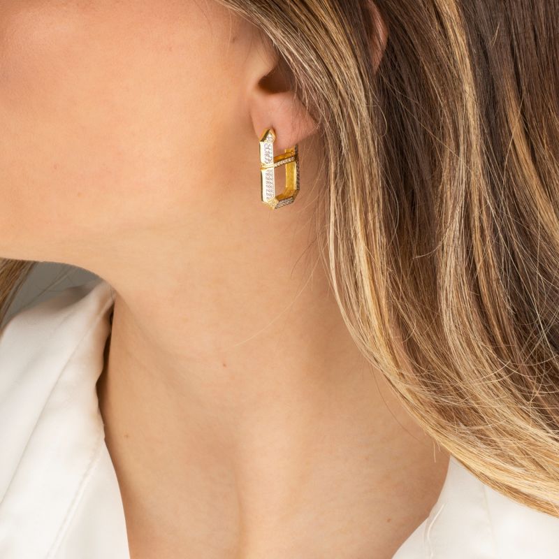 Mila Huggie Earring -Gold image