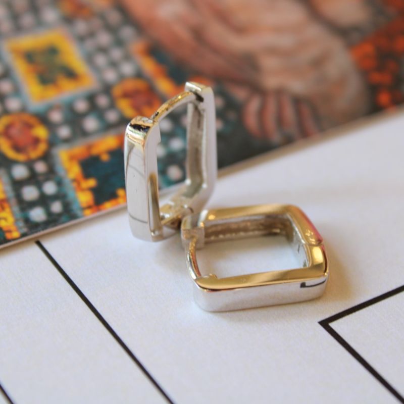 Minimalist Silver Hoop Earrings image