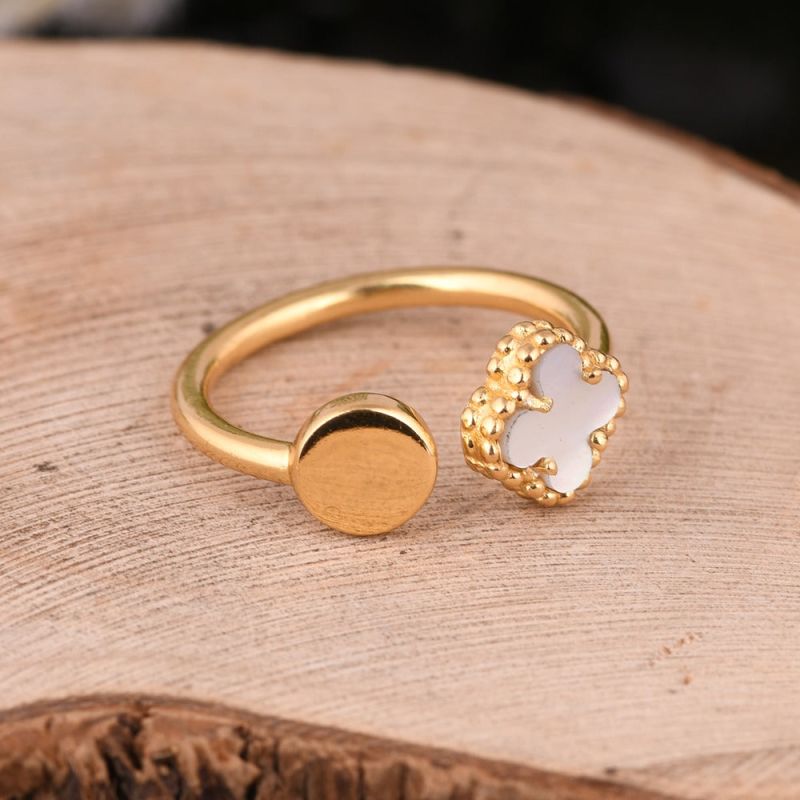 Mother Of Pearl Clover Ring image