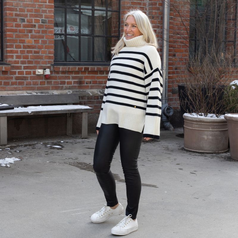 Naomi Chunky Pure Cashmere Pullover With Turtle Neck And Stripes, Off White With Black Stripes image