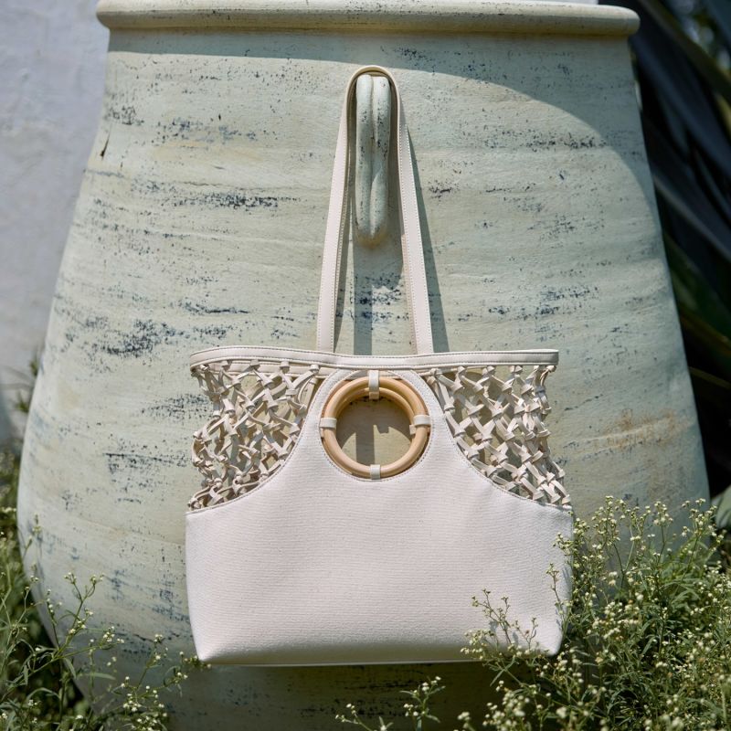 Oasis Hand-Knotted Tote Bag In Beige image