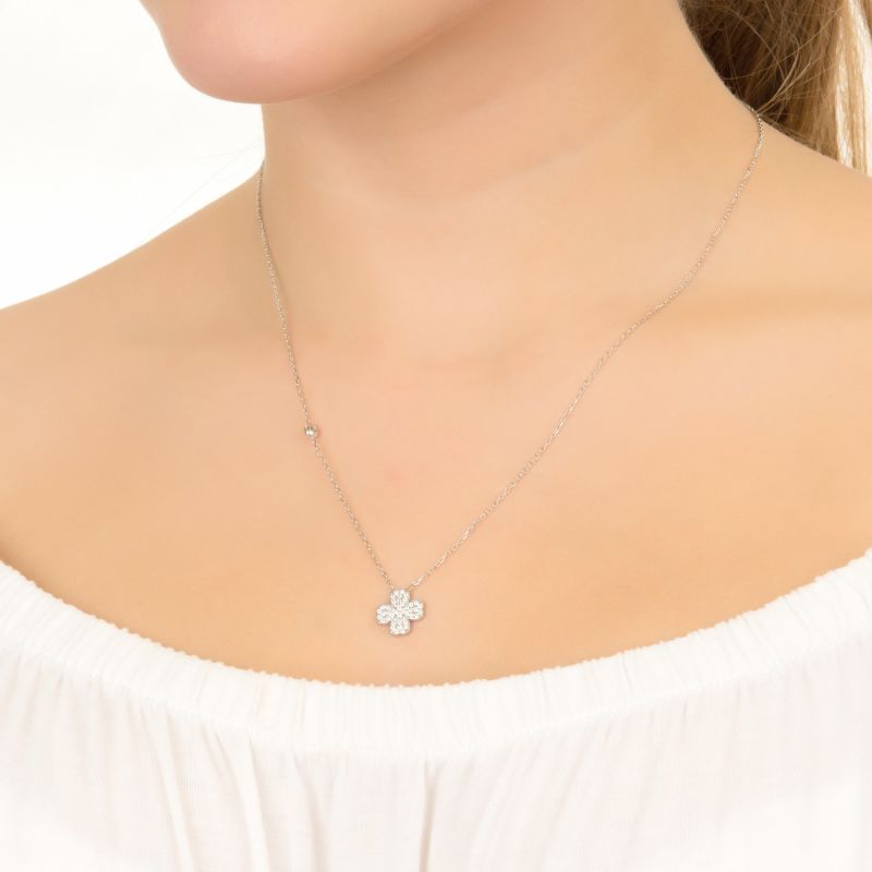 Lucky leaf necklace hotsell