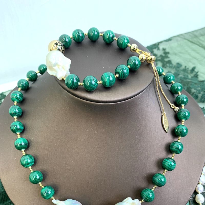 Christmas Malachite With Baroque Pearl Adjustable Bracelet image