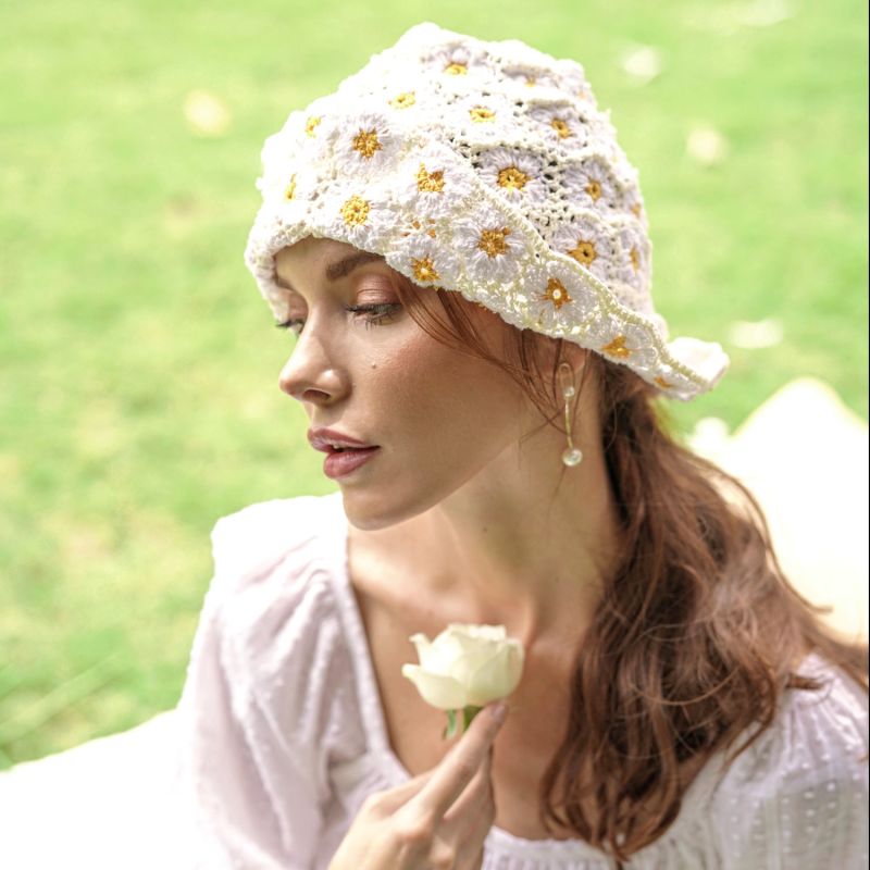 Flora Crochet Hat In Off White image